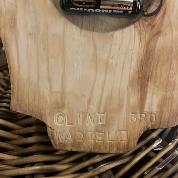 Vintage Wooden Hand Carved Owl Clock/ 11.5 x 7 x .75 LHW - Picture 5 of 7